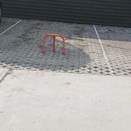 Garsoniera- Bulevard Dem Radulescu Râmnicu Vâlcea Eksteriør billede